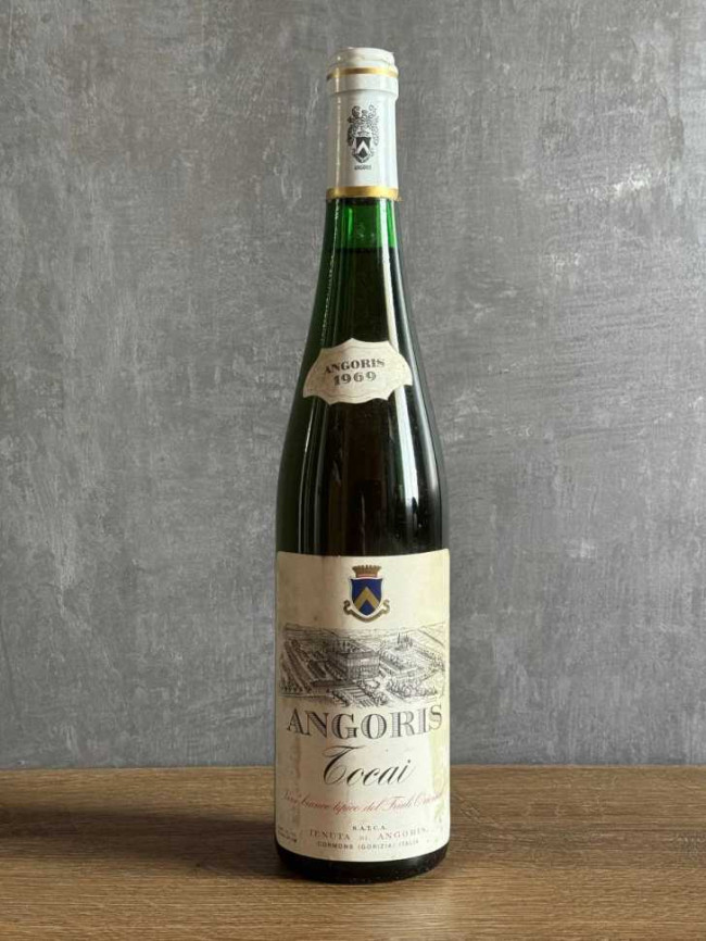 Вино Tenuta di Angoris Tocai 1969 года. Вино Tenuta di Angoris Tocai 1969 года.